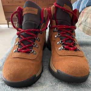 Columbi hiking boots Women’s s 7.5
